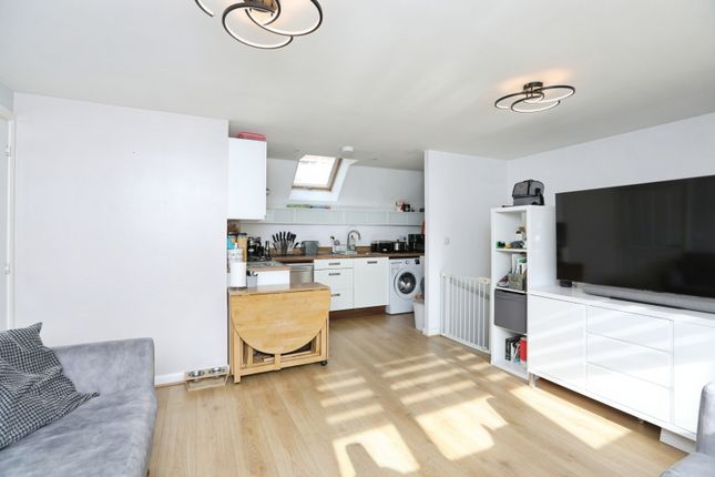Tulip Close, Sheerness photo 4