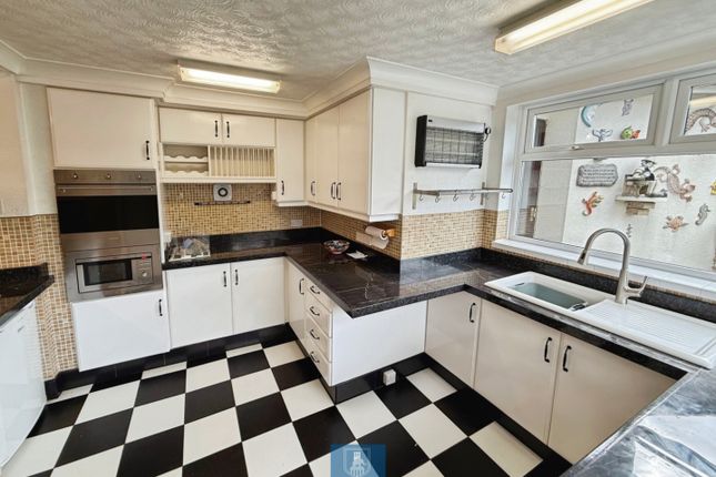 20, Torpoint Close, Coventry photo 4
