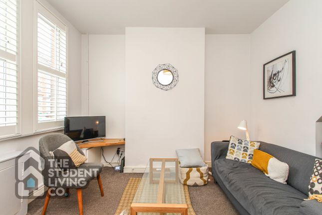 Warwick Street, JP LETTINGS photo 4