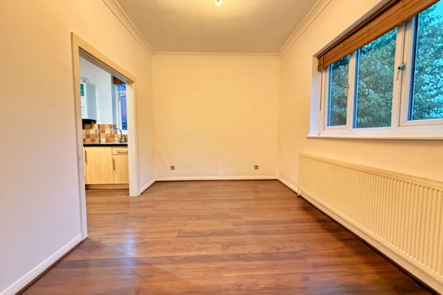 206, Coombe Lane, Raynes Park photo 5