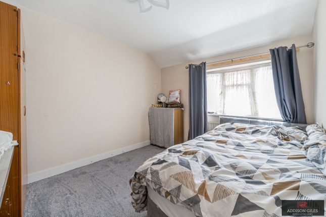 13, Beresford Avenue, Slough photo 3