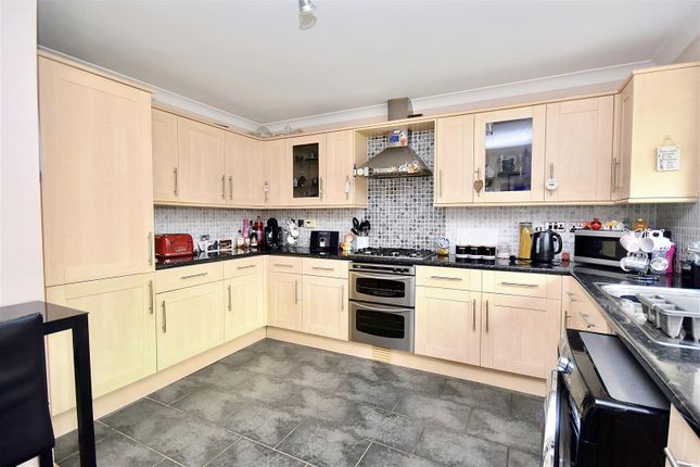 Detached house for sale in Grasmere Way, Linslade