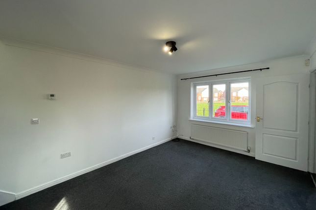 44 Drake Avenue, Manchester photo 3