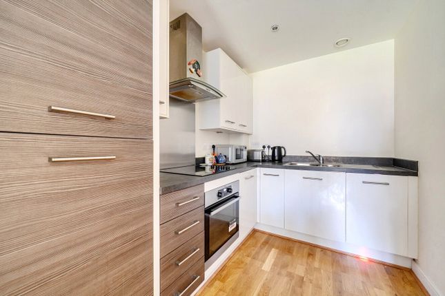 33, Fleming Place, Bracknell photo 2