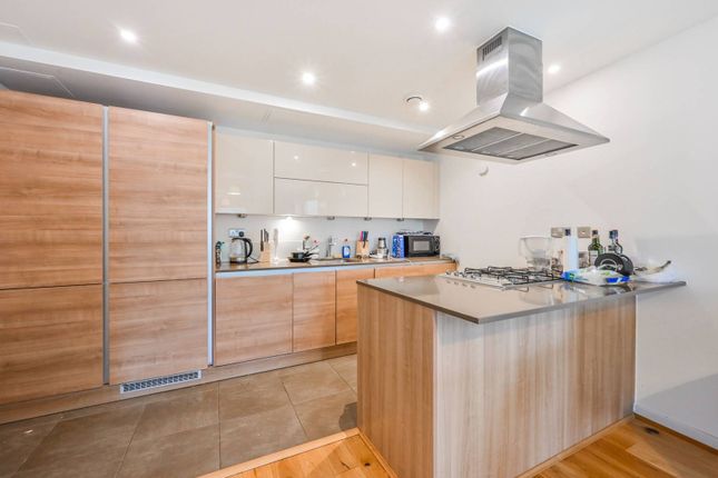 Flat for sale in Crowder Street, Tower Hamlets, London