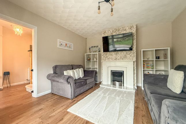 48 Lowfields Avenue, Wirral photo 2