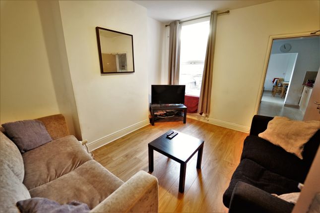 Thumbnail Terraced House To Rent In Rothesay Avenue Nottingham Thumbnail Terraced House To Rent In Rothesay Avenue Nottingham