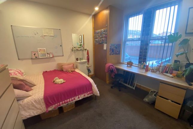 Shared accommodation to rent in Cycle Road, Lenton, Nottingham