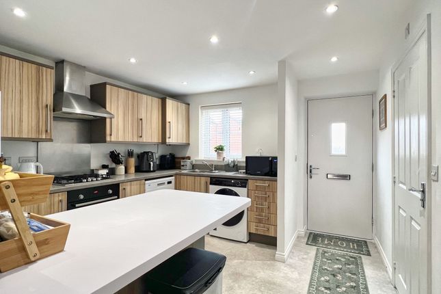 11 Gerddi'r Briallu, Bridgend photo 4