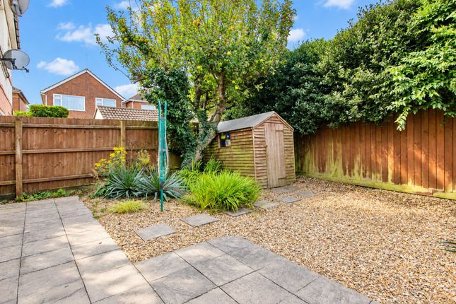 4 Gorsecliff Road, Bournemouth photo 4