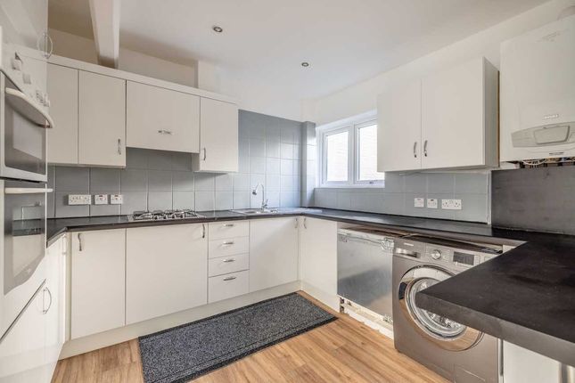 2, Holmlea Road, Datchet photo 3