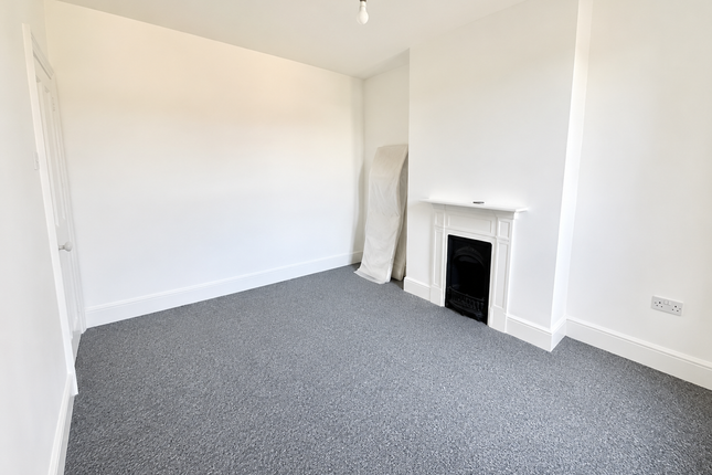12, Victoria Avenue, Margate photo 3