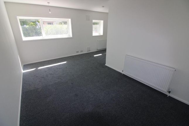 18, Glovers Lane, Milton Keynes photo 3