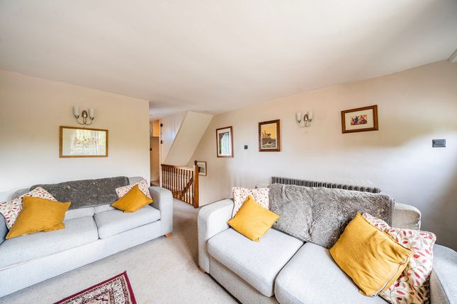 44 Park Road, Moreton-In-Marsh photo 3