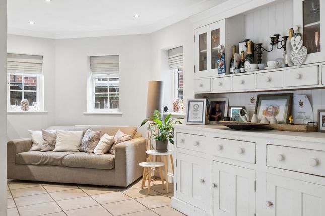 22, Hyde Green, Marlow photo 4