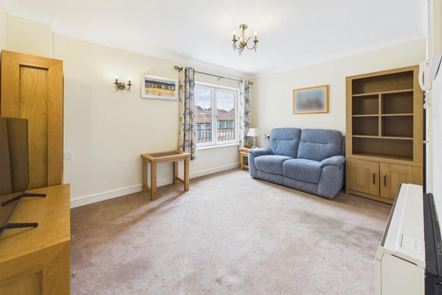 34, York Lodge, Pegusas Court, Park Lane, Reading photo 3