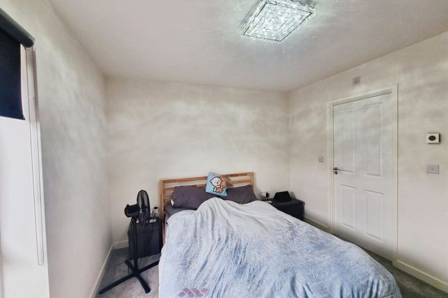 8, Foxglove Way, Doncaster photo 4