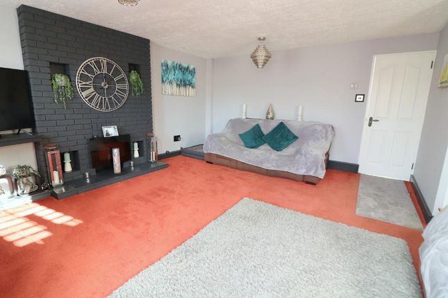 2, Linbridge Way, Luton photo 3