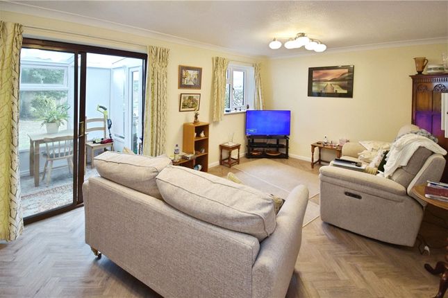 1, Fleming Court, North Baddesley photo 2