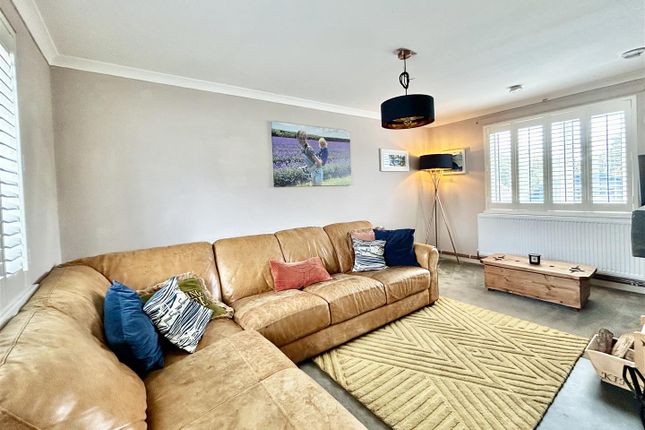23, Treskewes Estate, St. Keverne photo 4