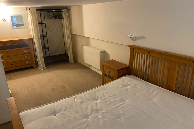 Apt 202, Liverpool photo 4
