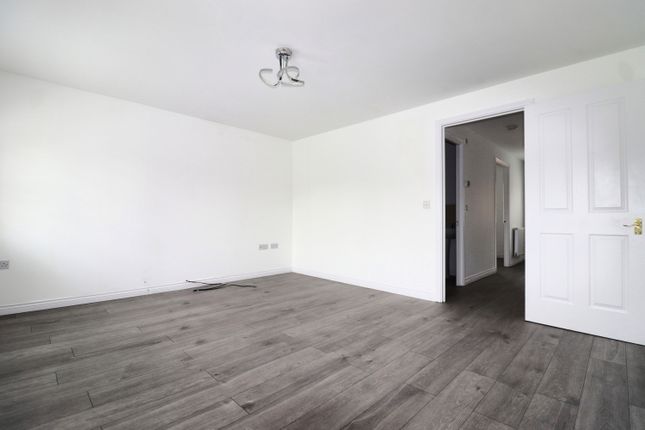 151, Sachfield Drive, Grays photo 4
