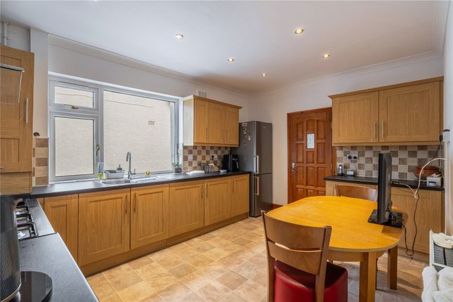 158, Windsor Avenue, Wolverhampton photo 4