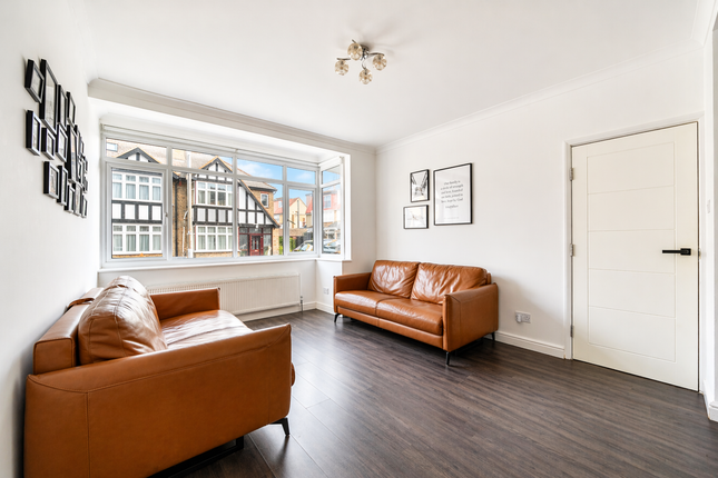 5, Crescent Grove, Mitcham photo 2