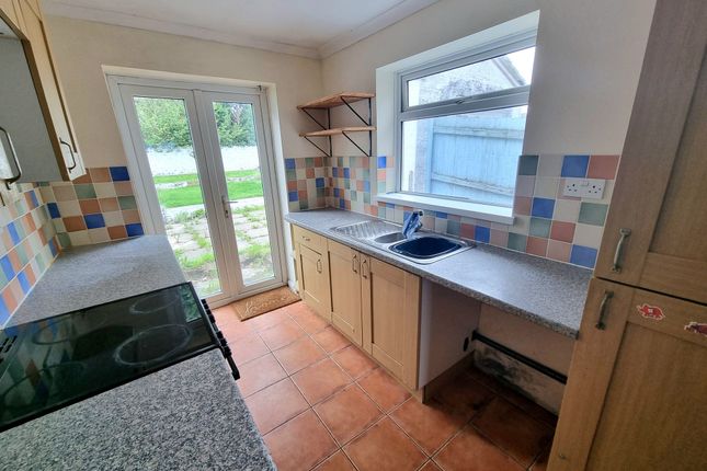 29 Georgian Way, Bridgend photo 2