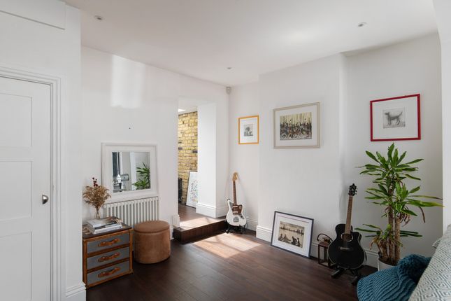 End terrace house for sale in Mona Road, Peckham