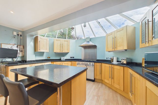 5, Tarragon Close, Bracknell photo 4
