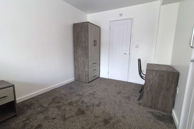 Room 1, 74, Milestone Road, Dartford photo 3