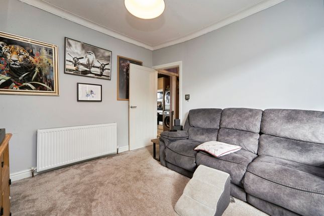 4, Westburn Avenue, Keighley photo 4
