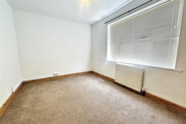 17 Westward Gardens Long Ashton, Bristol photo 2