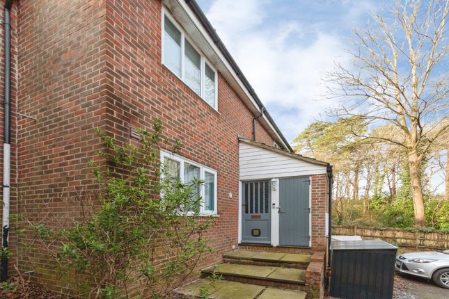 42, Dudley Close, Bordon photo 2