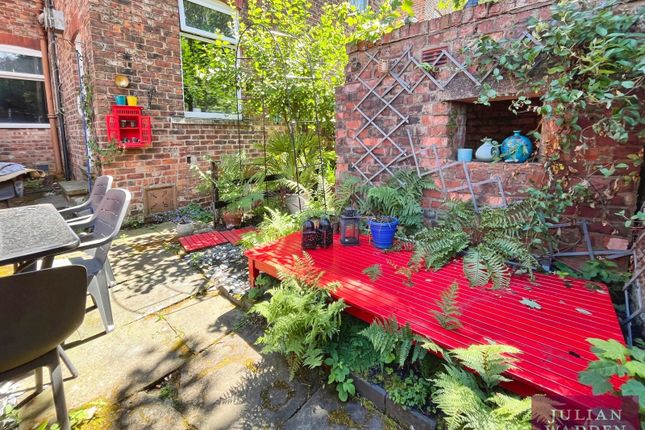14, Redcar Avenue, Manchester photo 3