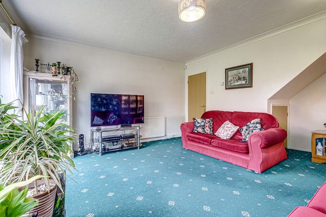 7, Caversham Avenue, Southend-on-sea photo 5