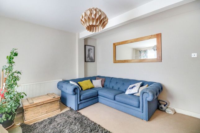 74, Manchester Drive, Leigh-on-Sea photo 4