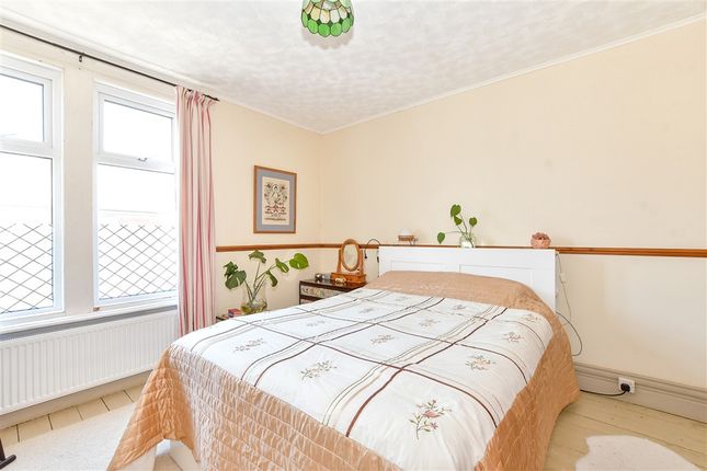 Alverstone Road, Southsea photo 4