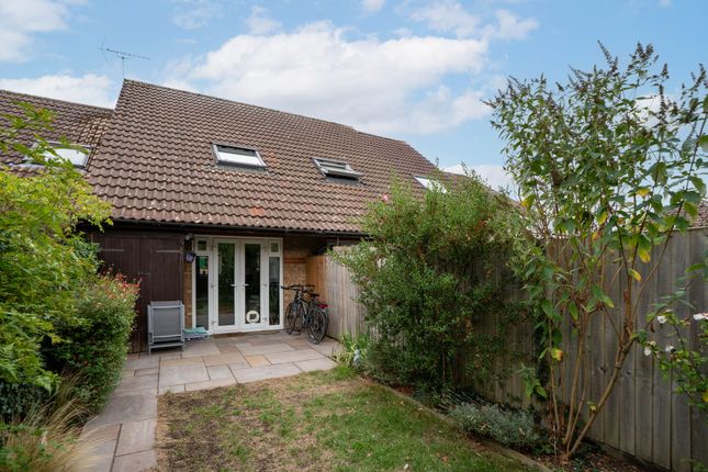 8 Jedburgh Close, Cambridge photo 4