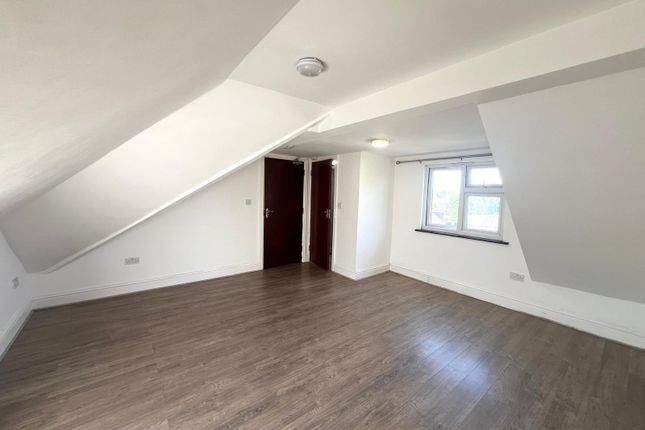 12A, Perry Close, Uxbridge photo 4