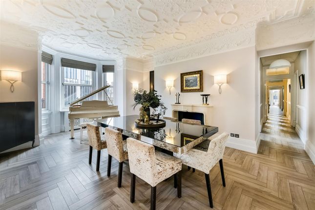 Knightsbridge Luxury  Flat 30, Wellington Court (15).Jpg