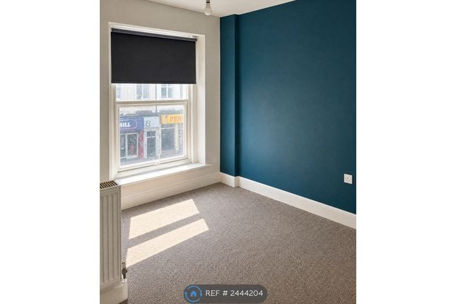 Flat, Marine Road Pensarn, Abergele photo 3