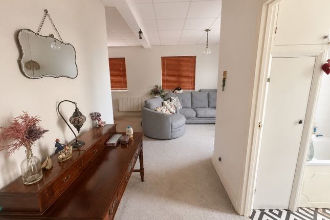 Flat 6, Grosvenor House, Northampton photo 3