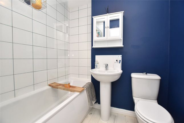 8, Ash Tree Gardens, West Yorkshire photo 4
