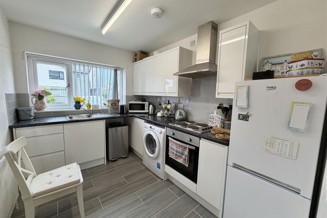 7, Ger-Y-Cwm, Aberystwyth photo 3