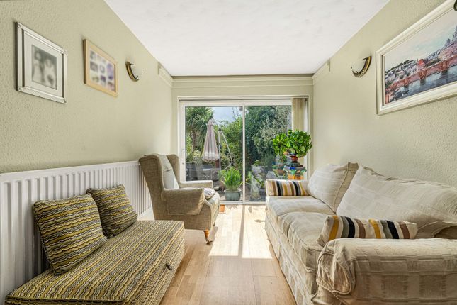 26, Fordbridge Road, Surrey photo 4