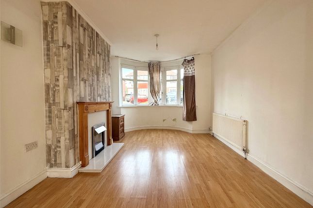 61, Wrexham Avenue, Walsall photo 4