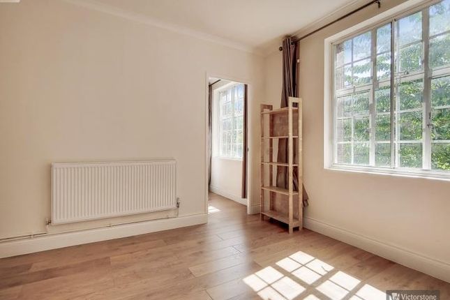 Flat to rent in Windsor House, Wenlock Road, Hoxton, London