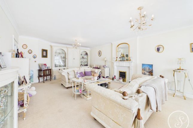 Flat 3, 97, The Drive, Leeds photo 4